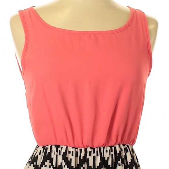 Coii Pink Sleeveless with Black and Cream Chevron Inspired Print Dress - Picture 4 of 12